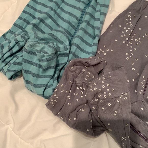 2 pair of Carter’s 6mo Footie Pajamas - Picture 4 of 4